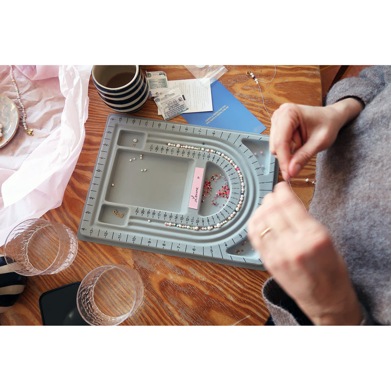 Confetti Pearl Necklaces Workshop