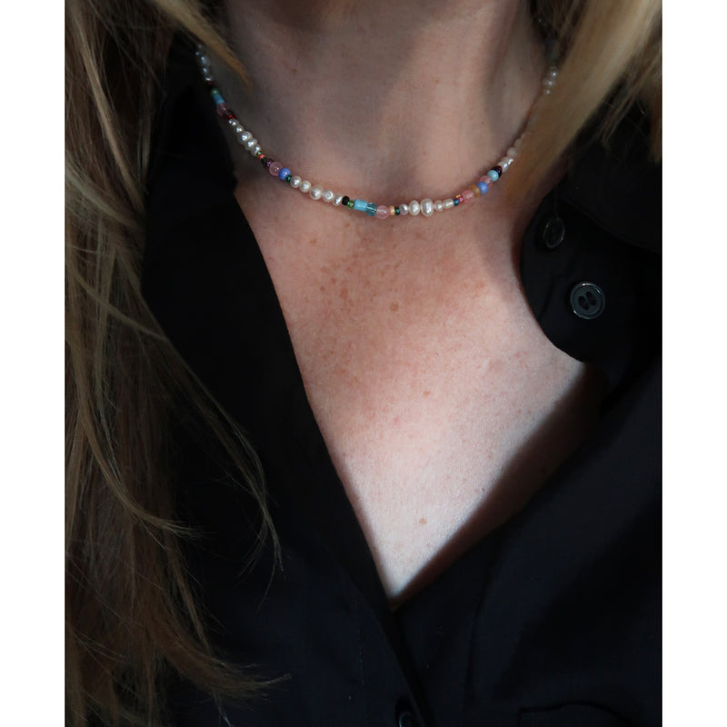 Confetti Pearl Necklaces Workshop